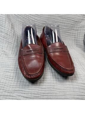 Hush Puppies Womens Burgundy Leather Slip On Penny Loafers Vintage 10 M EUC